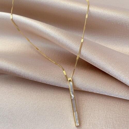 Exquisite shell titanium steel necklace simple cold wind clavicle chain high sense of light luxury temperament necklace
