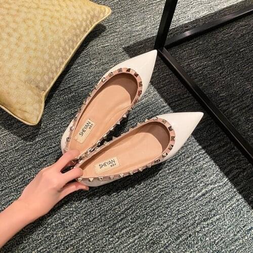 Summer Designer Women Dress Shoes Flat Rivet Women Sandals Casual Light Pumps Women Boat Shoes Zapatillas Mujer Female Footwear