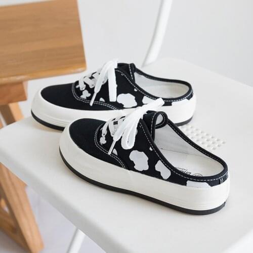 Summer 2021 New Cow Big Head Shoes Half Drag Canvas Shoes Womens Versatile Thick Sole No Back Slippers Black White Gumshoes