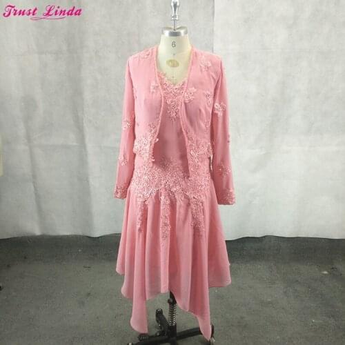 Elegant Watermelon Chiffon Mother Dresses Long Sleeves Appliques Beaded Plus Size Long Prom Party Gowns With Coat Custom Made