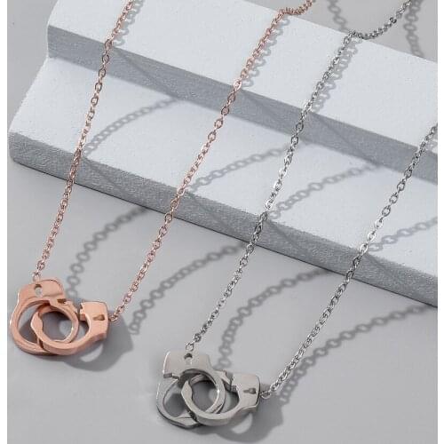 Hot Sale Punk Handcuff Pendant Necklace Classics Titanium Steel Chain Handcuff Pendant Men Women Freedom Hip Hop Jewelry Gift