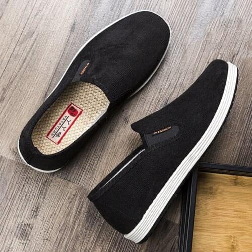 Corduroy breathable casual shoes men sneakers 2021 new soft non-slip walking shoes solid color slip-on shoes zapatillas hombre