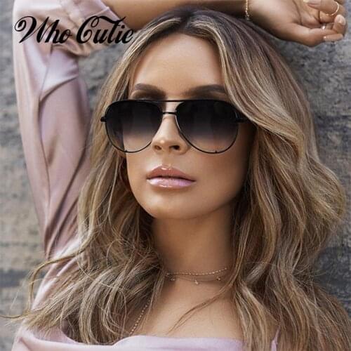 WHOCUTIE Vintage Oversized Sunglasses Women Men Brand Designe Retro Pilot Frame Flat Top Sun Glasses Black Gradient Shades UV400