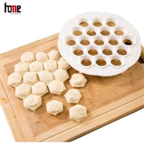 Dumpling Maker Russian Ravioli Pierogi 19 Holes Food Grade Plastic Dishwasher Safe Pelmeni Kitchen Accessories Bakeware Baking