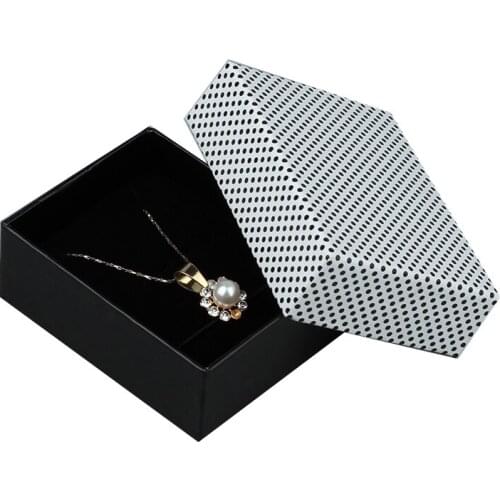 Box For Jewelry 50pcs /lot Jewellery Organizer 8.5*6.5*3.3cm Necklace Pendant Gift Packaging Boxes Jewelry Sets Paper Box