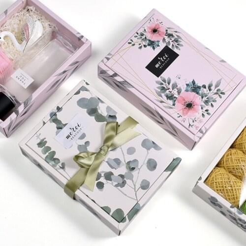50Pcs/Lot Pink Flower Gift Box White Paper Packaging Box Mooncake/Perfume Present Boxes Valentines Day Jewelry Box 18x13x4cm
