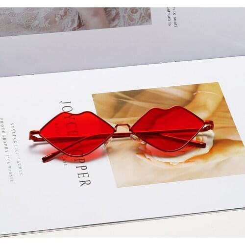 Small Frame Sunglasses Women Retro Lips Mirror Metal Sun Glasses Female Vintage Brand Designer Female Glasses Ladies Eyeglasses
