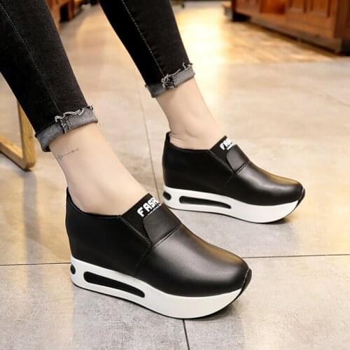 Womens casual sports shoes spring and autumn simple retro style comfortable thick-soled non-slip increased single shoes fashion