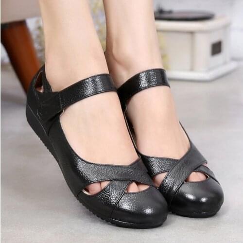 Summer Womens Sandals Hollow Genuine Leather Soft Sole Women Shoes Ladies Close Toes Flat Sandals Large Size Womens Shoes