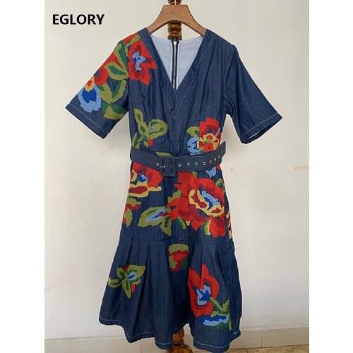 2020 Spring Fashion Denim Dress High Quality Women V-Neck Floral Embroidery Short Sleeve Knee-Length Blue Jeans Dress Girls