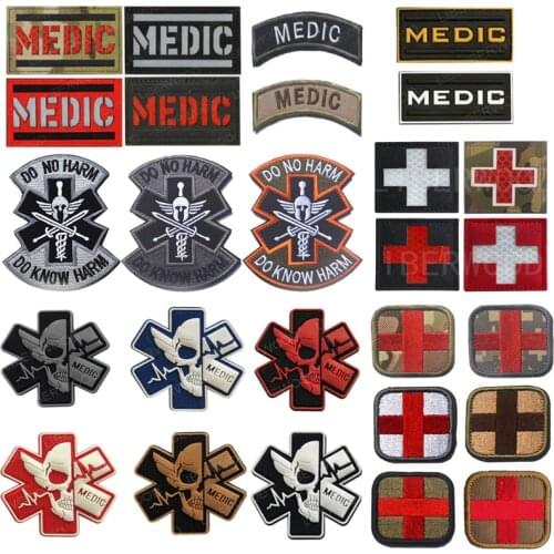 3D PVC Rubber Embroidered Patches MEDIC Skull Tactical Military Patches PARAMEDIC Reflective Medical Cross Embroidery Badges