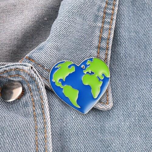 Trendy Earth Map Enamel Pins Heart Fashion Brooches Jackets Coat Bag Lapel Pin Protect the Earth Badge Jewelry Environmentalist