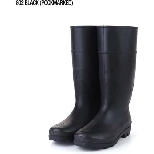 Wholesale high quality non - skid rubber water shoes PVC rain boots and knee high rain boots
