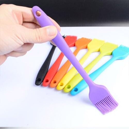 1pcs Multi Color Safety Oil Brush BBQ Supplies 21*3cm Barbeque Brush Silicone Baking Tools Random color