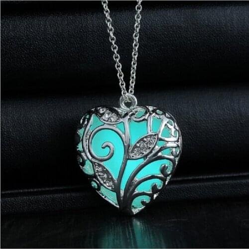 Fashion Jewelry Glowing Necklace hollow out Glowing Heart Pendant Womens Glow in the Dark Gifts for Her necklace