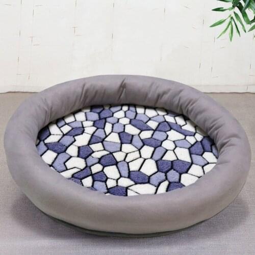 Wholesale coral velvet round soft comfortable calm pet bed luxury washable Plush doughnut dog bed cat bed pet sofa