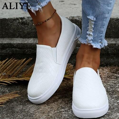 New Flower Sandals Women 2021 Summer Sweet Thick Bottom Open Toe Ladies Comfortable Platform Shoes Home Outdoor Beach Slippers