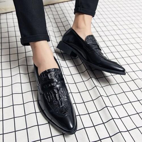 2021 luxury mens business casual High Quality fashion loafers leather Dress Men Shoes male chaussure homme natural oxford