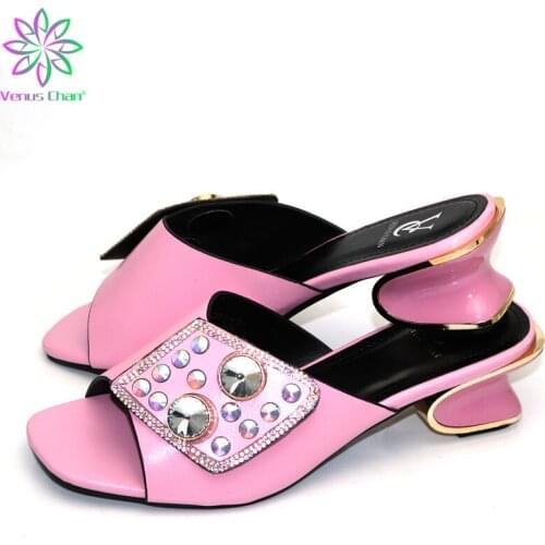 New Arrival Woman Sandals 2019 Summer Luxury Shoes Women African Women Shoes Decorated with Rhinestone Low Heels Sandals Women