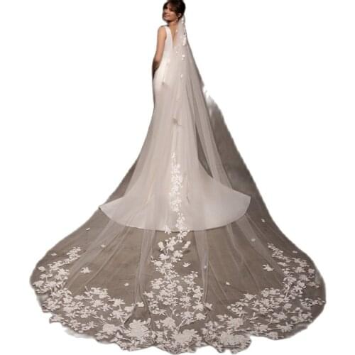 Stunning Wedding Veil With Comb One Layers Soft Net Lace Appliqued Bridal Veils White Ivory Champagne Customize