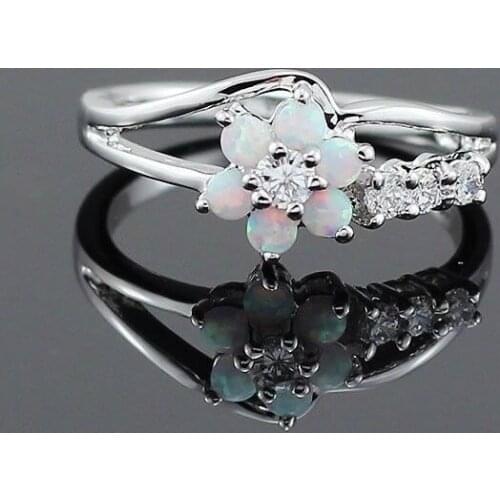 Fashion 2018 New Women Flower Imitated White Fire Opal Gem Stone Engagement Jewelry Rings Size 5-11