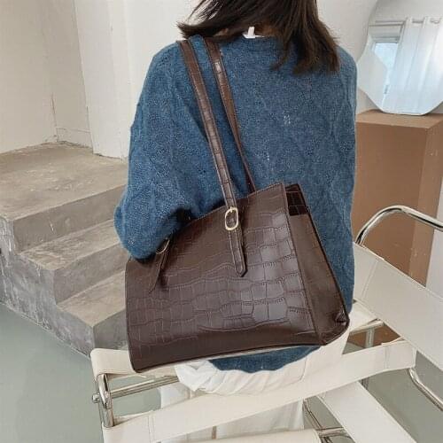 2021 new net red hand-held underarm bag texture small square bag retro one shoulder slung Pu womens bag