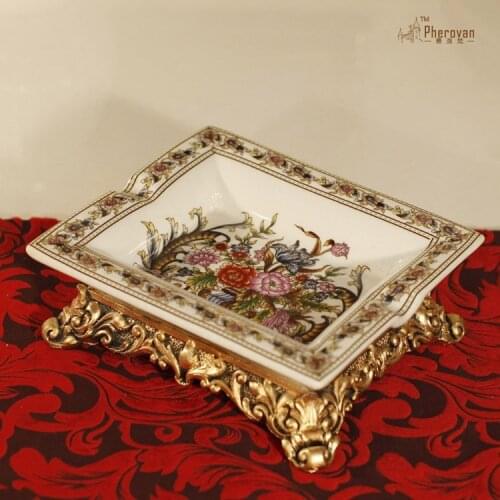 GUCI GuMiGD European creative ceramic ashtray resin crack retro fashion personality Home Furnishing ornaments