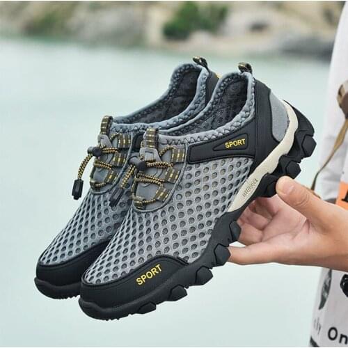 Summer Mesh Men Sandals Breathable Patent Leather Casual Shoes Handmade Outdoor Mens Slippers Men Beach Sandals Plus Size 39-44