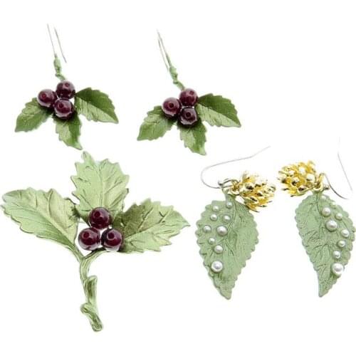 2020 Time-limited Rushed Broche Fashion Accessories Female Holly Garnet Brooch Scarves Of The Lacquer That Bake Button Earrings