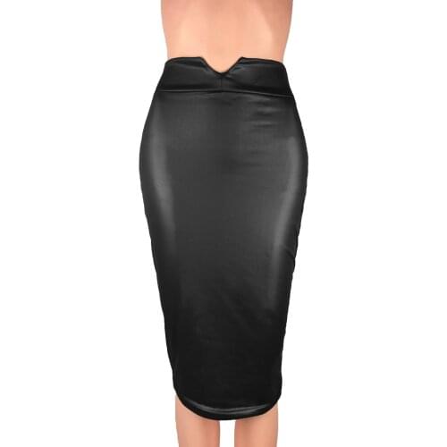 Let－Setting Pencil Skirts With Flowers