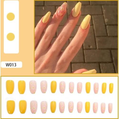 24pcs Yellow Daisies Printed Nails Patch Glue Type Long Paragraph Removable Fashion Manicure False Nails Patch TN