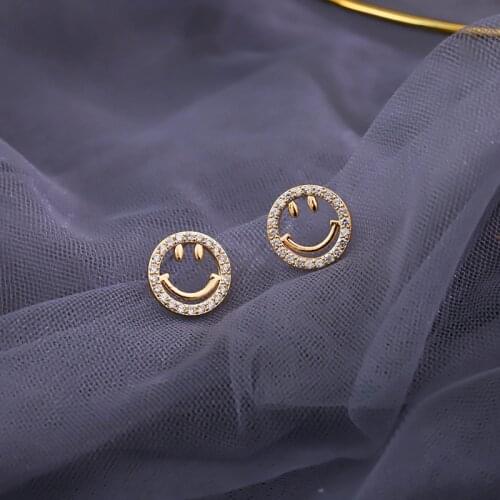 2020 New Classic Korea Metal Crystal Round Face Stud Earrings For Women Fashion Geometric Gold Color Metal Party Pendiente