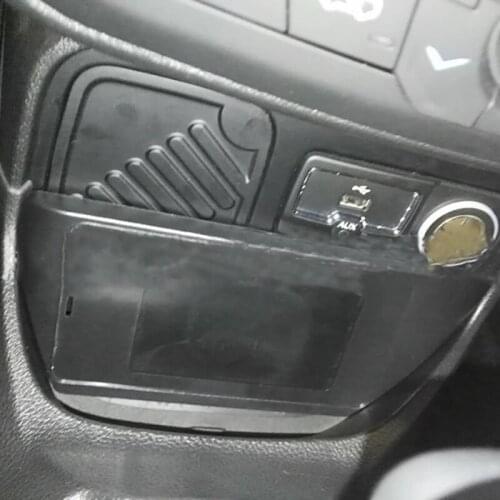 15W QI car wireless charging phone charger fast charging plate pad phone holder for Jeep Renegade 2015-2018 accessories