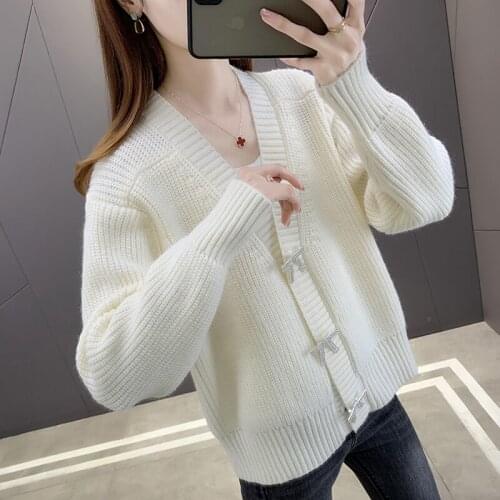 Room 195593, row 2, No.5, top] real shot solid color short button knitted cardigan 52