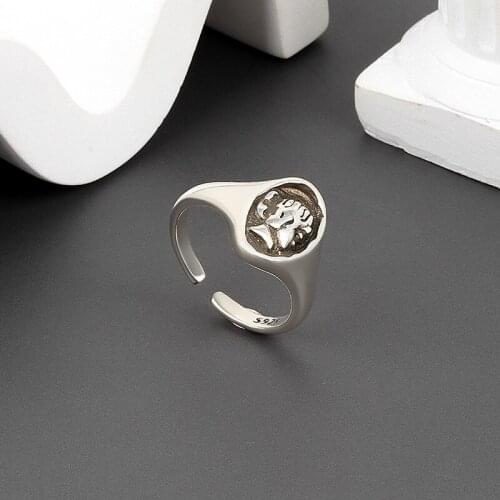 Binmonray 925 Sterling Silver Retro Carved Queen Avatar Oval Rings Personality Creative Vintage Trend Party Holiday Gift Jewelry