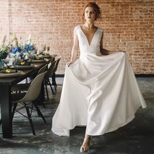 Weiyin AE0751 Full Satin A-Line Wedding Dress V-Neck Backless Boho Bride Dress Cheap Beach Wedding Gown Whit ivory vestido