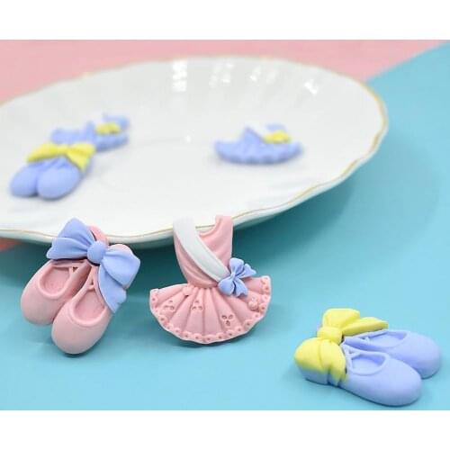 3Pcs Resin Cartoon Ballet Dance Dress Shoes Design DIY Dollhouse Play Toy Gift Cream Phone Case Accessories Resin Model