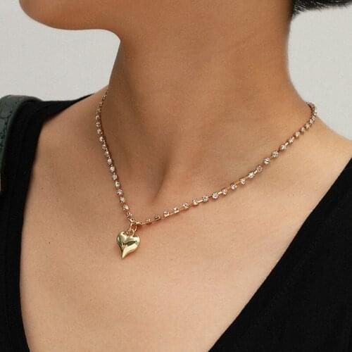 Women Fashion Shiny Rhinestone Love Heart Pendant Necklace for Women Clavicle Chain Necklace Minimalist Choker Jewelry Gifts