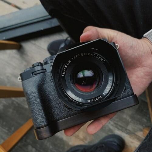 Wooden Quick Release Plate QR Camera Holder Bracket Hand Mount Grip For FUJI FUJIFILM X-T4 XT4 XT-4 Battery slot open