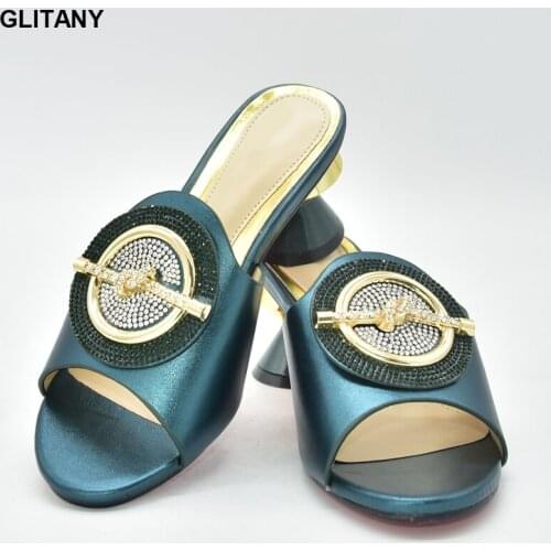 New Arrival Ladies Dress Shoes High Heels Shoes Bling Crystal Closed Toe Heels Pumps Women Shoes Women Pumps with Rhinestone