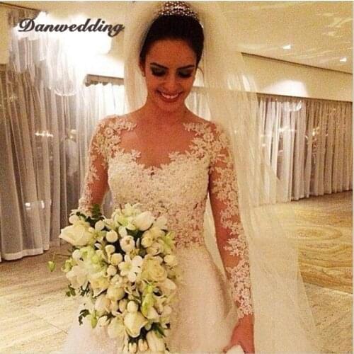 Gorgeous Tulle Wedding Dress Long Sleeve Scalloped-Neck Lace Applique Beaded Bridal Dress Real Photo Illusion Back Wedding Gowns