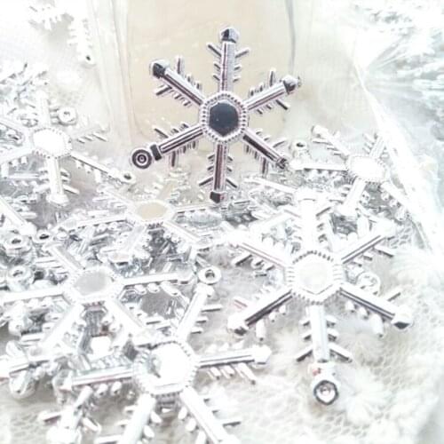 60pcs Small Size Artificial White Christmas Snowflakes Adornment For Party Festival Decoration For Home Decor