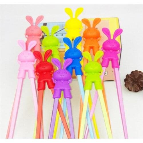Free shipping 500pair Children Kids Baby Beginner Cartoon Style Easy Fun Learning Training Helper Chopsticks Random Color SN1956