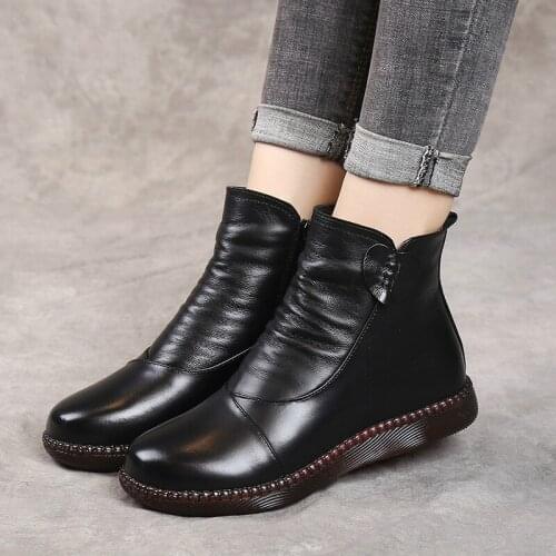 Autumn womens shoes leather boots womens fashion winter boots womens flat shoes non-slip warm thick-soled shoes women 2020