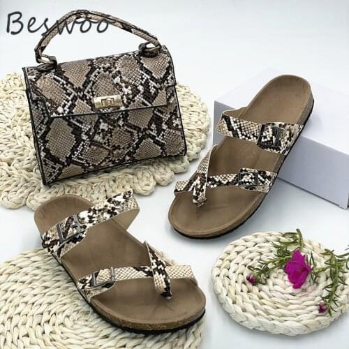 2021 New Snakeskin Print Handbag for Women Serpentine Thong Sandals Ladies Fashion Casual 2Pcs Flat Sandals Womens Bag Suit