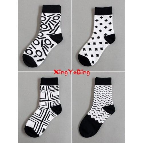 Black And White Socks Men And Women In The Tube Socks Ins Tide Retro Geometry Lovely Japanese School Girls Stockings