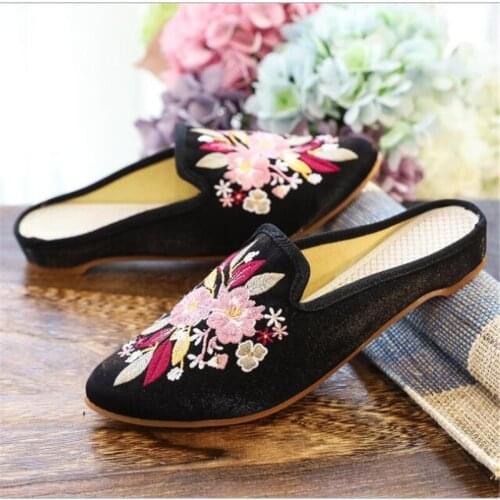 Womens Spring Slip On Mules Shoes Ladies Autumn Chinese Embroidered Walking Shoes Female Pointed Lazy Slippers Designer Slides
