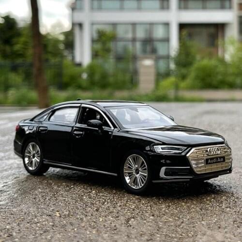 1:32 AUDI A8 Alloy Car Model Diecasts Metal Toy Vehicles Car Model Collection Sound and Light High Simulation Childrens Toy Gift