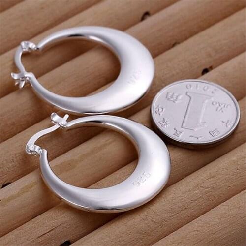 E077 Pretty Silver Color Earrings For Women Wholesale Free Shipping Charm Christmas Gifts Fashion Jewelry Crescent Moon Earring