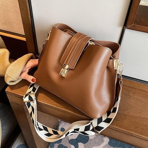Fashion Soft Leather Bucket Crossbody Bags for Women 2021 New Wide Strap Clutches Ladies Shoulder Messenger Bags Female Purses